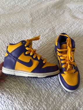 Nike Kids High-Top Sneakers in Purple & Yellow